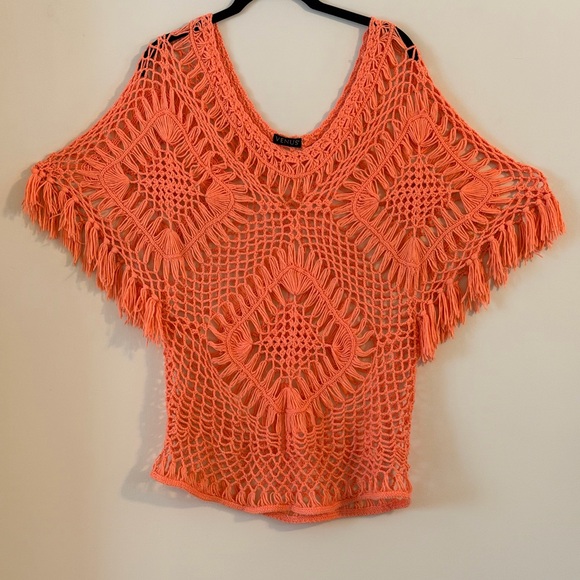 VENUS Tops - VENUS Coral Crochet Knit With Frinched Detailing Size M